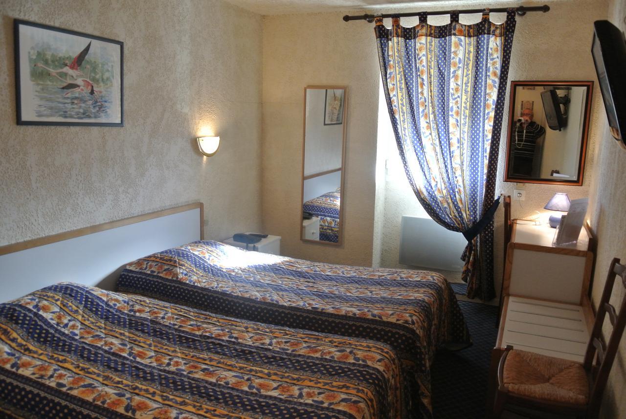 Logis Heraclee Saint-Gilles  Bagian luar foto