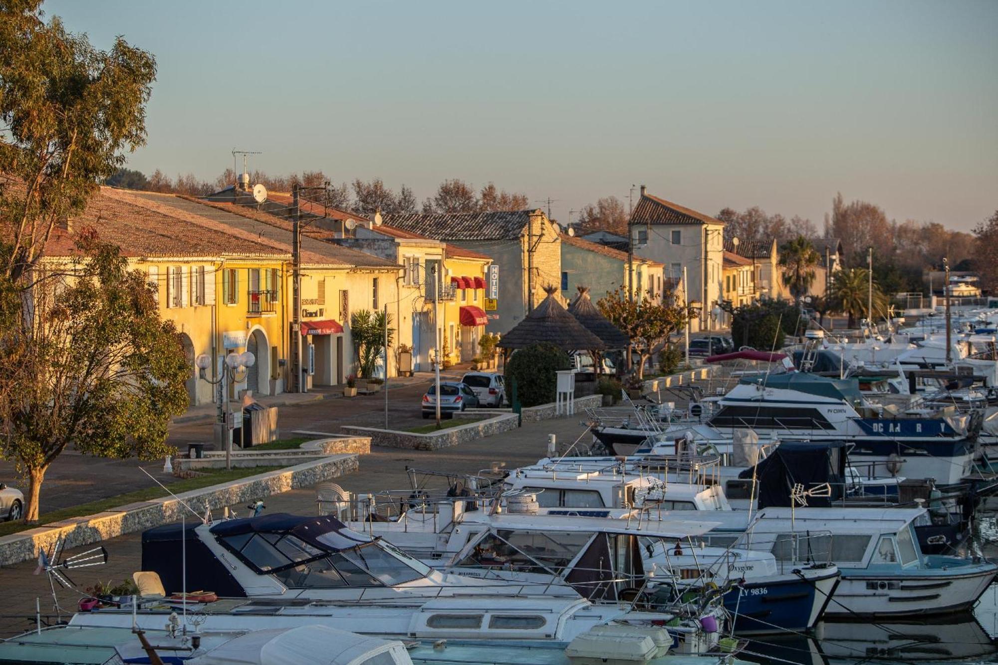 Logis Heraclee Saint-Gilles  Bagian luar foto