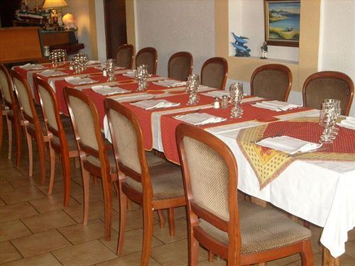 Logis Heraclee Saint-Gilles  Bagian luar foto